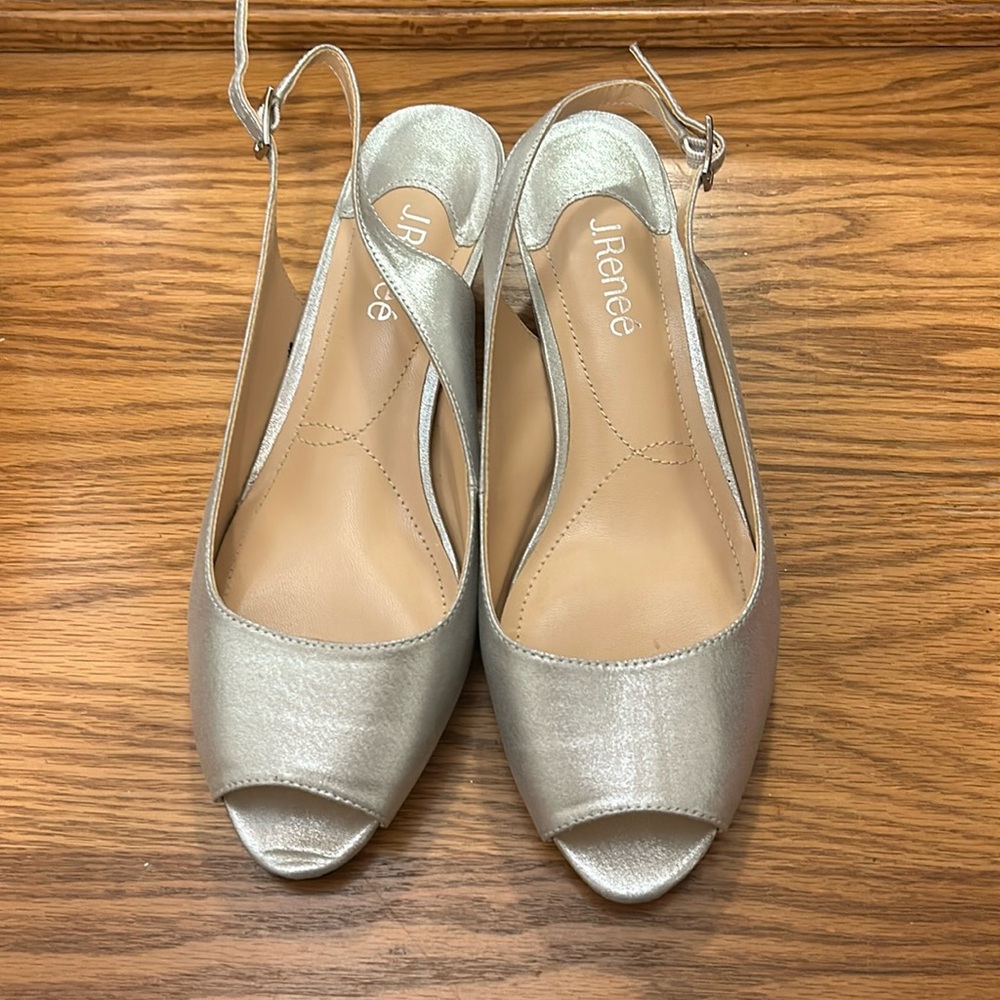 J. Renee silver sling-backs, sz 10.5 w
